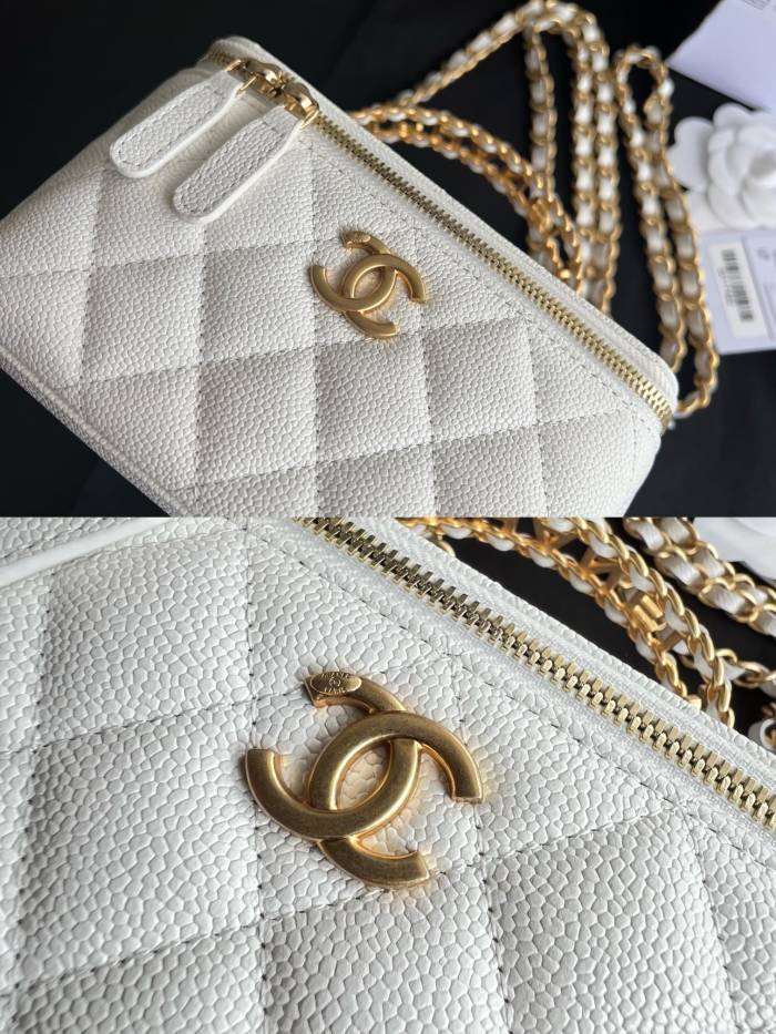  Handbag   Chanel   AP2805 size  17cmx9.5cmx8 cm