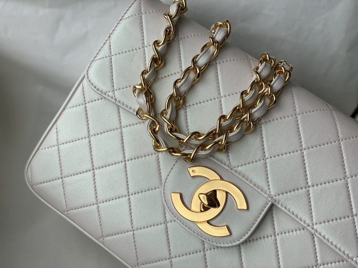 Handbag   Chanel   A088  size 30x8x21  cm