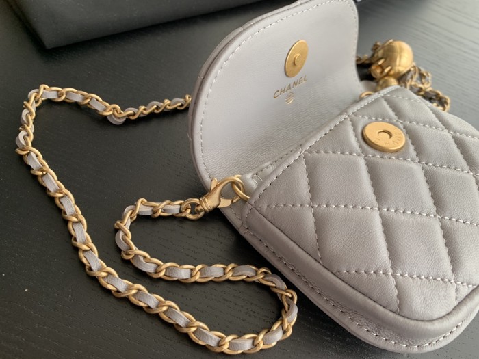 Handbag   Chanel  1461  size  10cmx9 cm