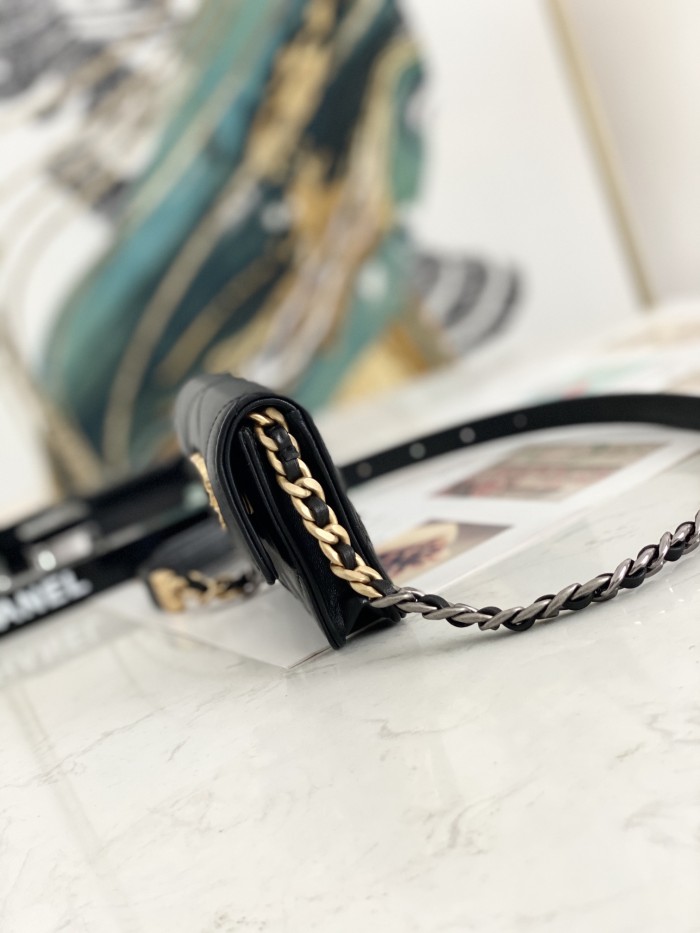  Handbag  Chanel  81166 size  12 8.5 2.5 cm