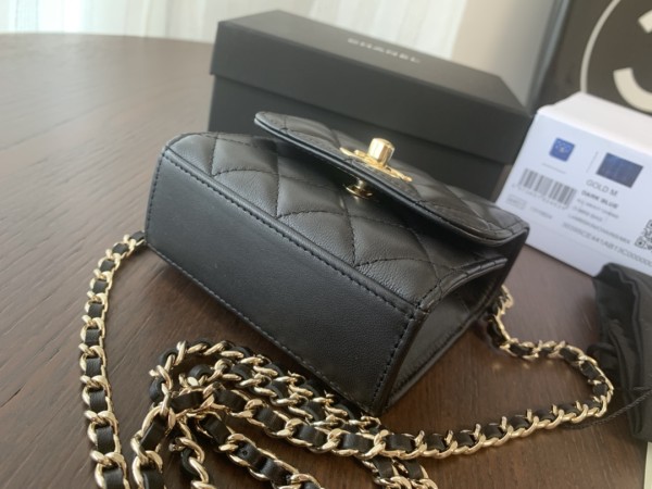 Handbag   Chanel  A81633  size 11cmx11cmx5 cm