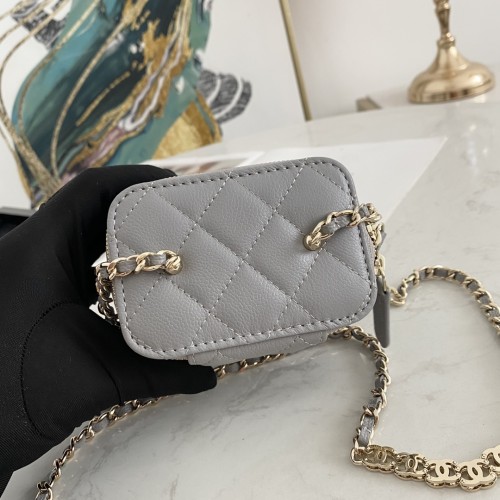 Handbag  Chanel 81186 size  10.5-8.5-7 cm