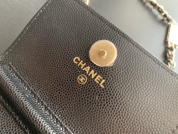  Handbag  Chanel 2444  size  10cmx8cmx1.5 cm
