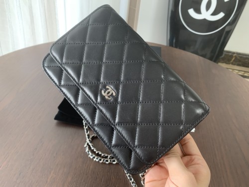  Handbag   Chanel  size 19 cm