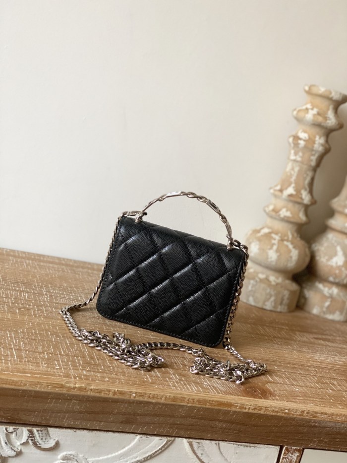  Handbag   Chanel  81197  size 9.5×13×6 cm