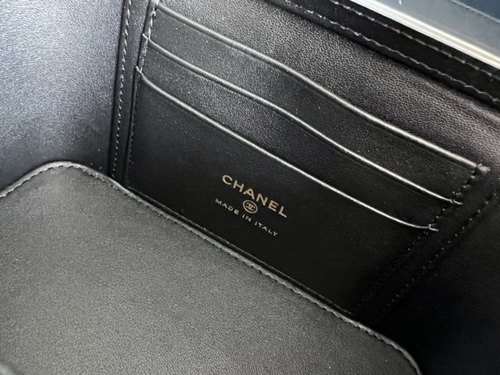  Handbag   Chanel  AP2805  size  17cmx9.5cmx8 cm