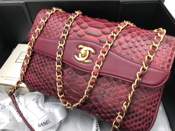 Handbag  Chanel  size  24.5cm*15.5cm*8.5 cm