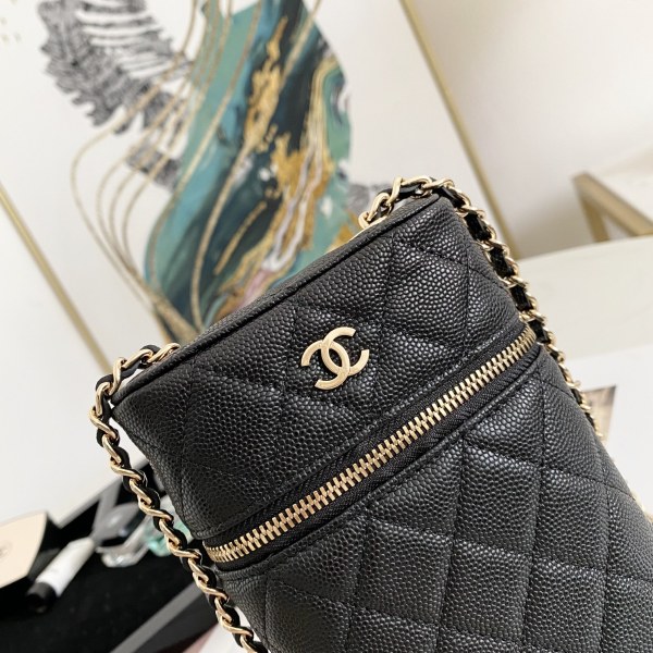 Handbag   Chanel  AP2084  size  18*10.5*5 cm