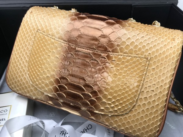  Handbag Chanel  size 24.5cm*15.5cm*8.5 cm