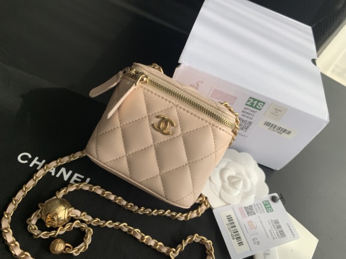  Handbag  Chanel 1447  size  8.5cmx11cmx7 cm