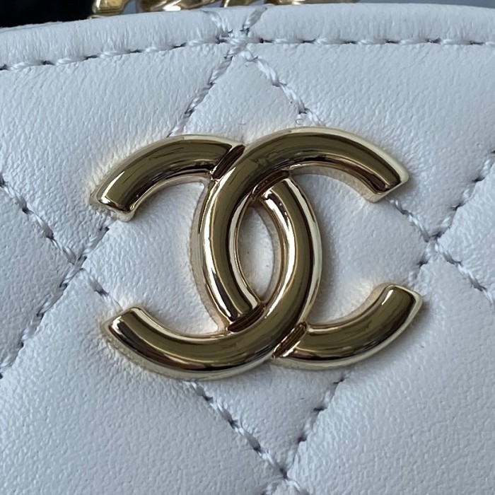  Handbag  Chanel  AP2731  size  9.5*13x5.5 cm