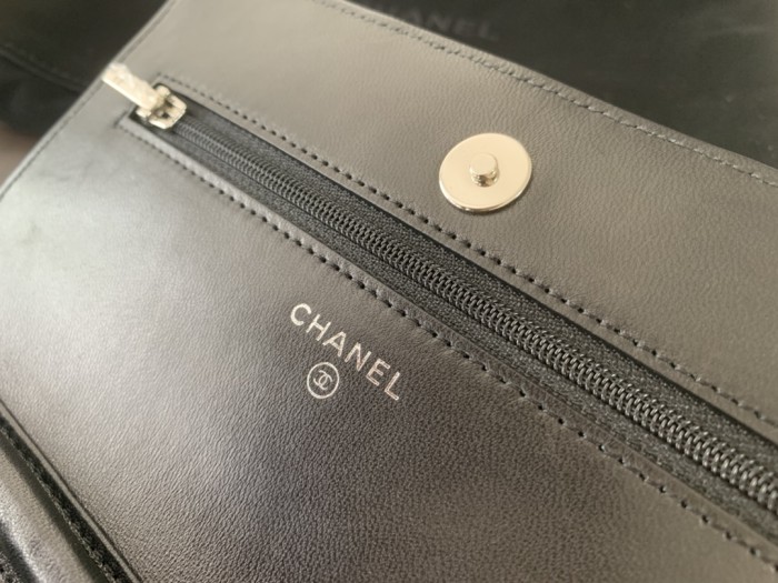  Handbag   Chanel  size 19 cm