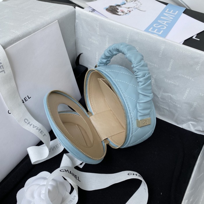  Handbag   Chanel  AP2731  size 9.5*13x5.5 cm 