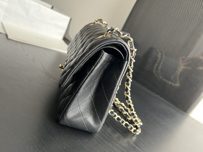 Handbag   Chanel size  25 cm