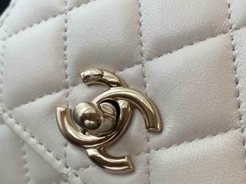 Handbag   Chanel A81633  size  11cmx11cmx5 cm