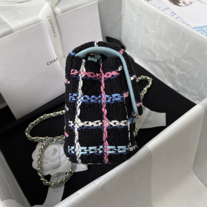 Handbag   Chanel  size 20 cm