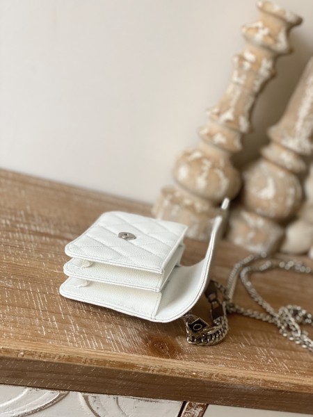  Handbag   Chanel  81197  size 9.5×13×6cm