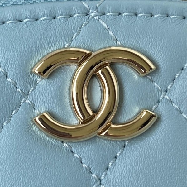  Handbag   Chanel  AP2731  size 9.5*13x5.5 cm 
