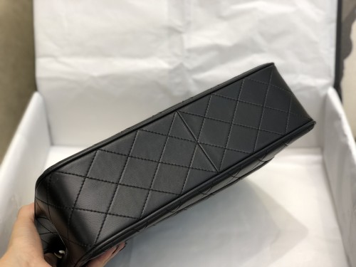  Handbag  Chanel  A088  size  30x8x21 cm