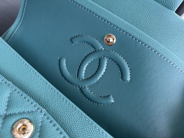 Handbag   Chanel  size  23 cm