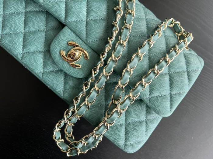 Handbag   Chanel  size 25 cm