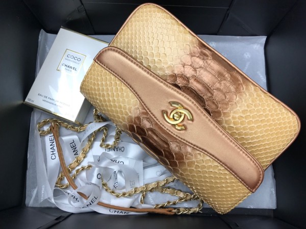  Handbag Chanel  size 24.5cm*15.5cm*8.5 cm