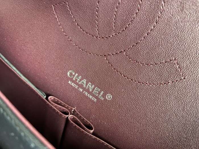 Handbag   Chanel  size   28 cm