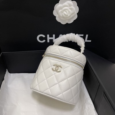 Handbag Chanel   size 13×13×11 cm 