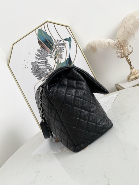  Handbag   Chanel 94305  size  46*14*26  cm