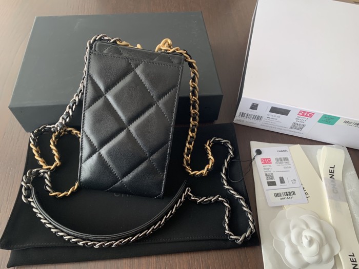 CHANEL Leather Chain Bag Cell Phone Pouch Women's Black AP1773-B04852-94305 size 10*4.5*17cm