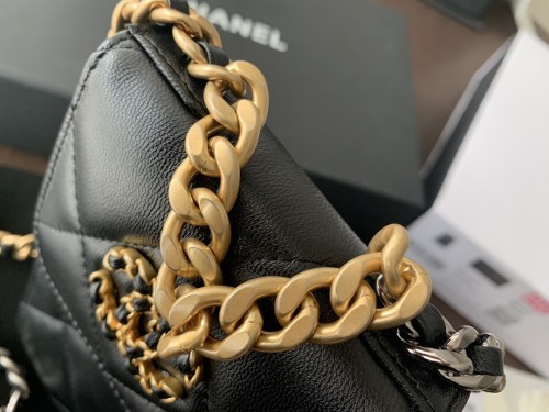 CHANEL Leather Chain Bag Cell Phone Pouch Women's Black AP1773-B04852-94305 size 10*4.5*17cm