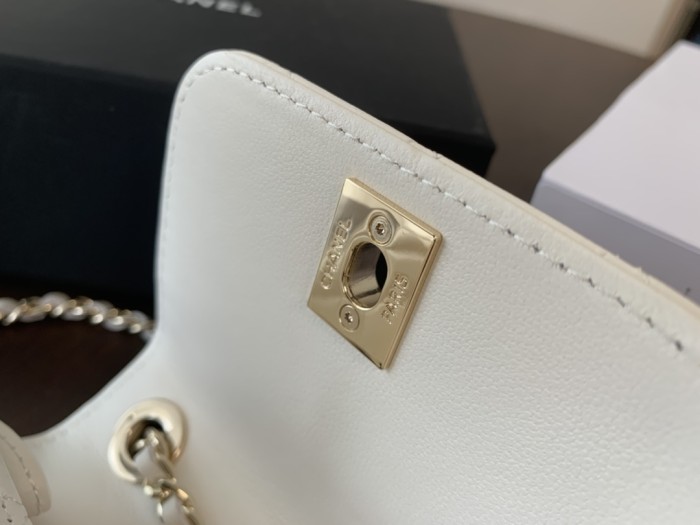 Handbag   Chanel A81633  size  11cmx11cmx5 cm