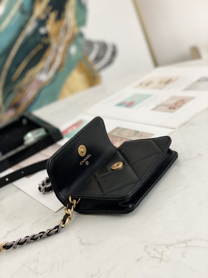  Handbag  Chanel  81166 size  12 8.5 2.5 cm