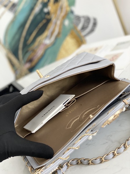 Handbag   Chanel 112  size  25.5*16.7.6  cm