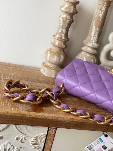  Handbag  Chanel 3215  size  18*27*8 cm