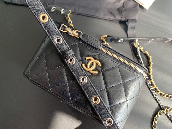 Handbag  Chanel  size  AP2550  size  10cmx17cmx8 cm
