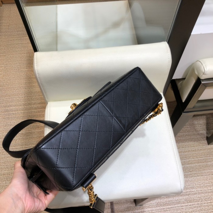  Handbag  Chanel  A088  size 30x8x21 cm