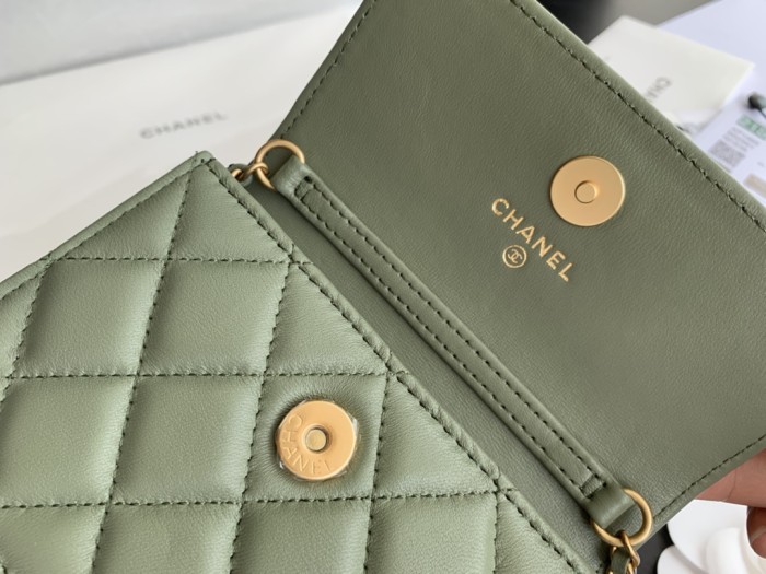  Handbag   Chanel  1465  size  12cmx9 cm