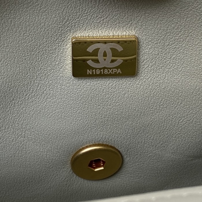  Handbag Chanel AS2431  size  20x12x6 cm