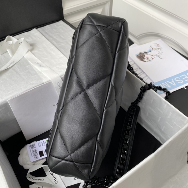  Handbag Chanel  size  30 cm