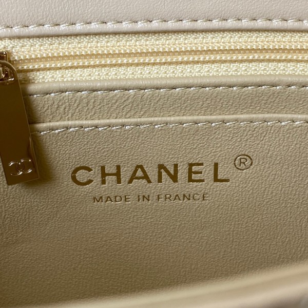 Handbag Chanel AS2431  size 20x12x6 cm