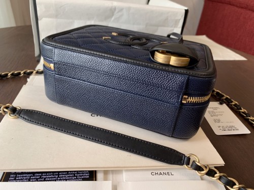  Handbag  Chanel  size  21 cm