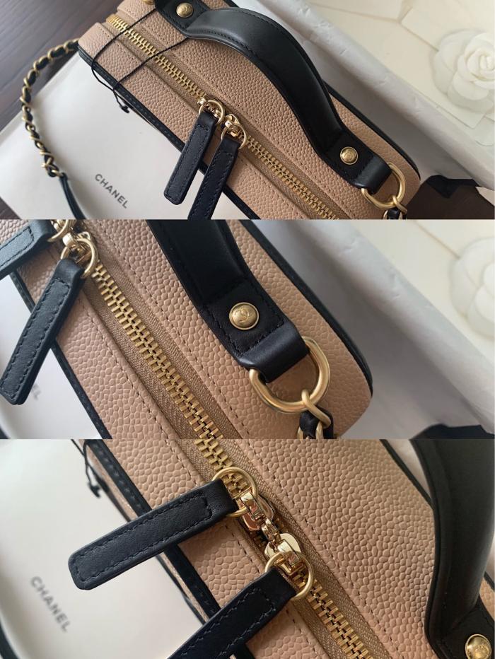  Handbag  Chanel  size 21 cm