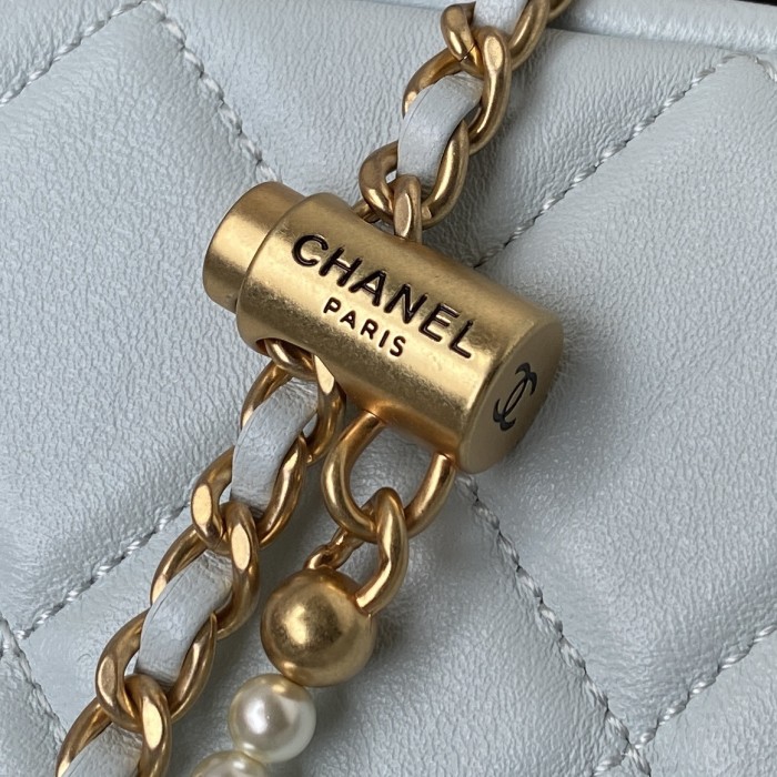  Handbag  Chanel  AS2856  size  18x14x7 cm