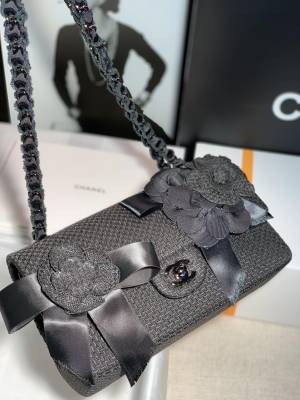  Handbag  Chanel  size 25*7*16 cm