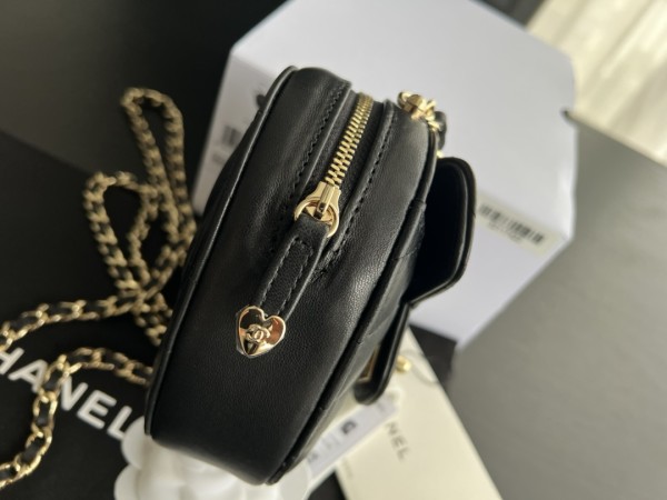  Handbag  Chanel  size  13cmx12cmx5 cm