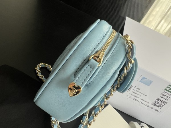  Handbag  Chanel  size  13cmx12cmx5 cm 