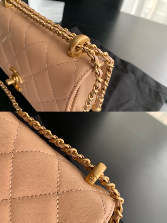  Handbag  Chanel  size  22 cm