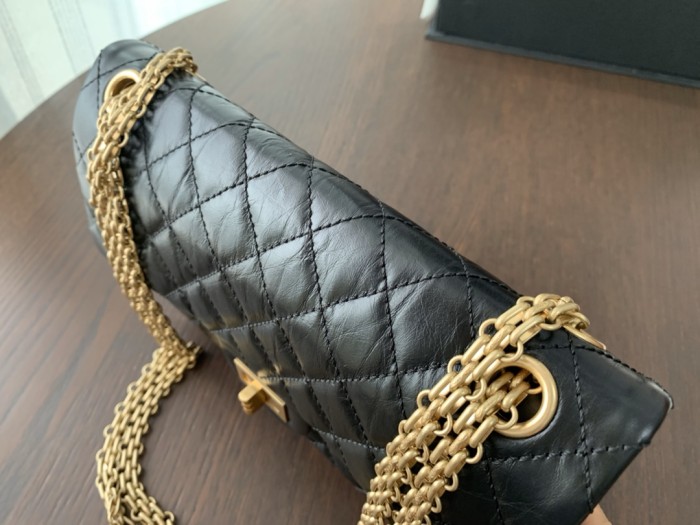  Handbag   Chanel  size 24 cm