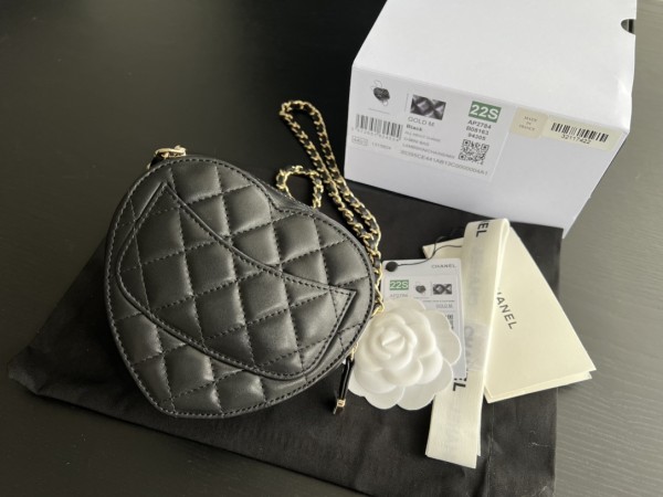  Handbag  Chanel  size  13cmx12cmx5 cm